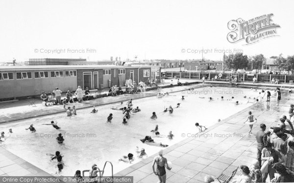 Photo of Humberston, Beacholme Holiday Camp Swimming Pool c.1960