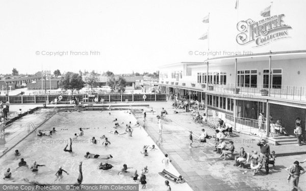 Photo of Humberston, Beacholme Holiday Camp Swimming Pool c.1960