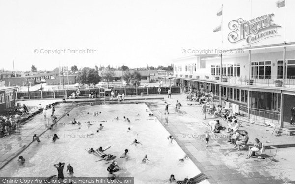 Photo of Humberston, Beacholme Holiday Camp Swimming Pool c.1960