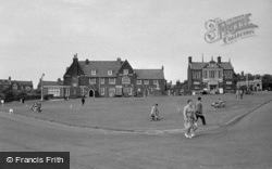 The Green And Golden Lion Hotel c.1955, Hunstanton