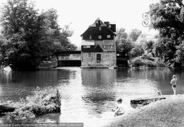 Photo of Huntingdon, High Street And St Mary's Church c.1955