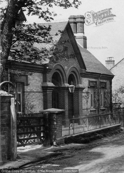 Photo of Huntingdon, The Montague Club, Hartford Road 1906