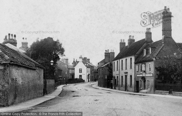 Photo of Huntingdon, The Rose And Crown, North End 1906