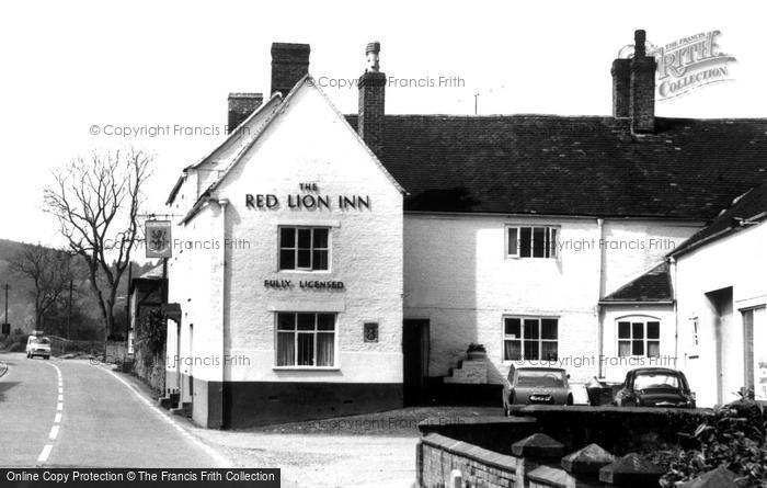 Photo of Huntley, The Red Lion Inn c.1955
