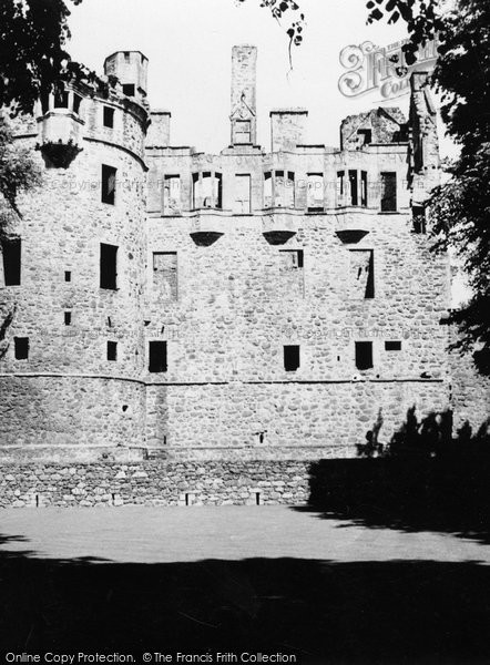 Photo of Huntly, Huntly Castle 1949