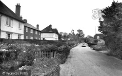 Village 1935, Hurtmore