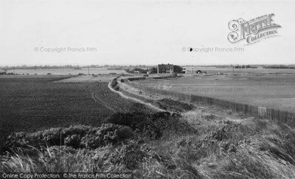Photo of Huttoft Bank, The Golf Links c.1955