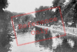The Canal 1927, Hythe