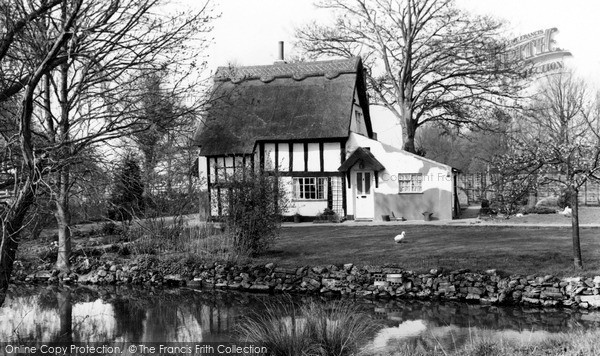 Photo of Ickleford, Thatched Cottage c.1960
