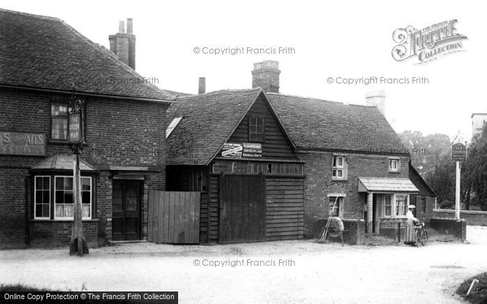 Photo of Ickleford, The Old George 1903