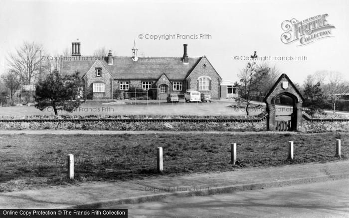 Photo of Ickleford, The School c.1960