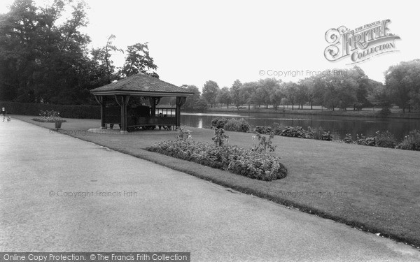 Photo of Ilford, Cranbrook Park c.1965