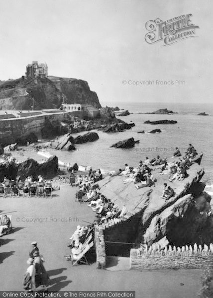 Photo of Ilfracombe, Holidaymakers On Preachers Rock 1926