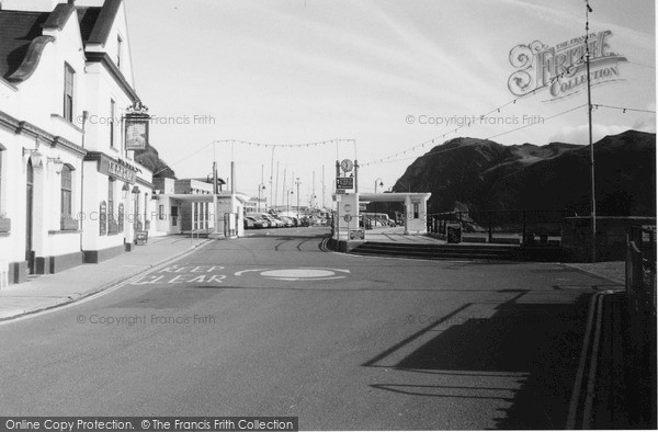 Photo of Ilfracombe, Pier Entrance 2004