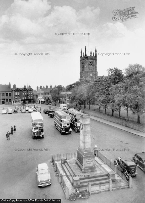 Ilkeston, St Mary's Church and War Memorial c1950
