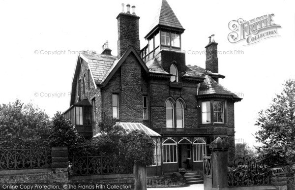 Photo of Ilkley, Hollybrook Guest House c1955