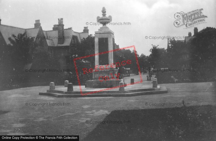 Photo of Ilkley, War Memorial 1923