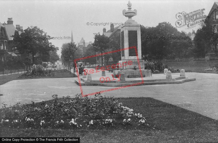 Photo of Ilkley, War Memorial Gardens 1923
