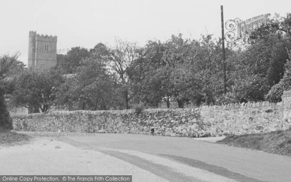 Photo of Ilsington, St Michael's Church c.1965