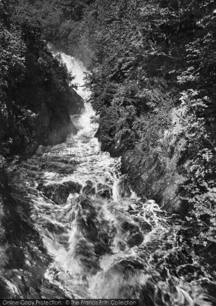 Photo of Ingleton, First Pecca Fall From Bridge 1929