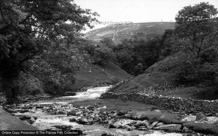 Photo of Ingleton, Raven Ray c.1955