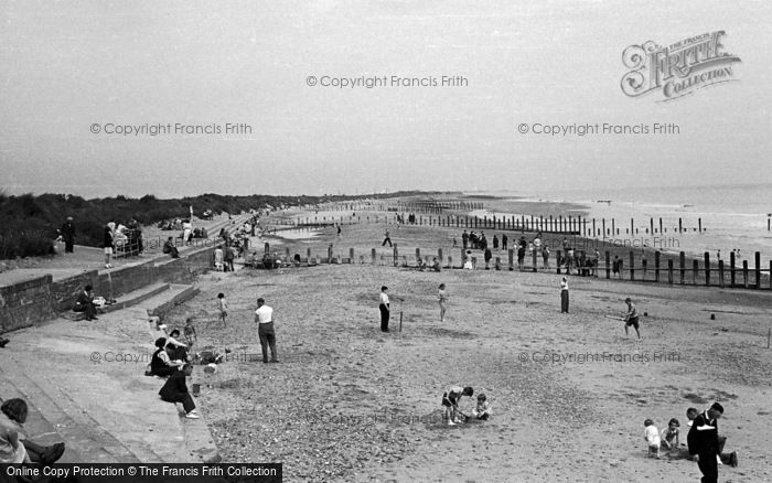 Photo of Ingoldmells, Beach 1952