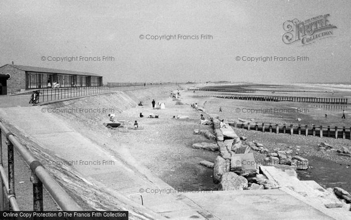 Photo of Ingoldmells, Beach c.1959