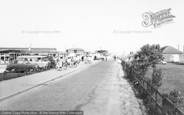 Photo of Ingoldmells, Road To The Beach c.1965