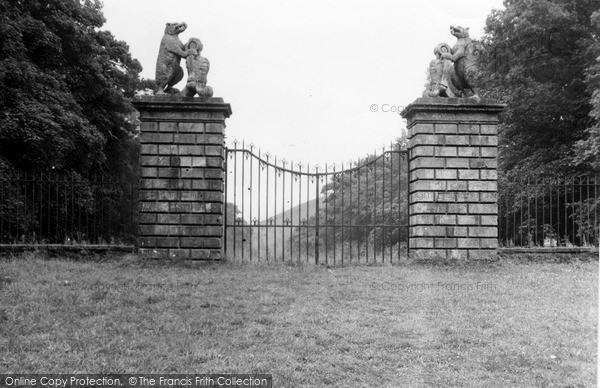 Photo of Innerleithen, The Gates, Traquair House 1951