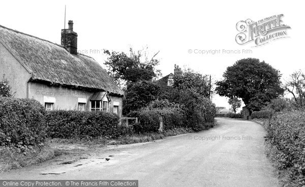 Photo of Inskip, Main Road c.1950