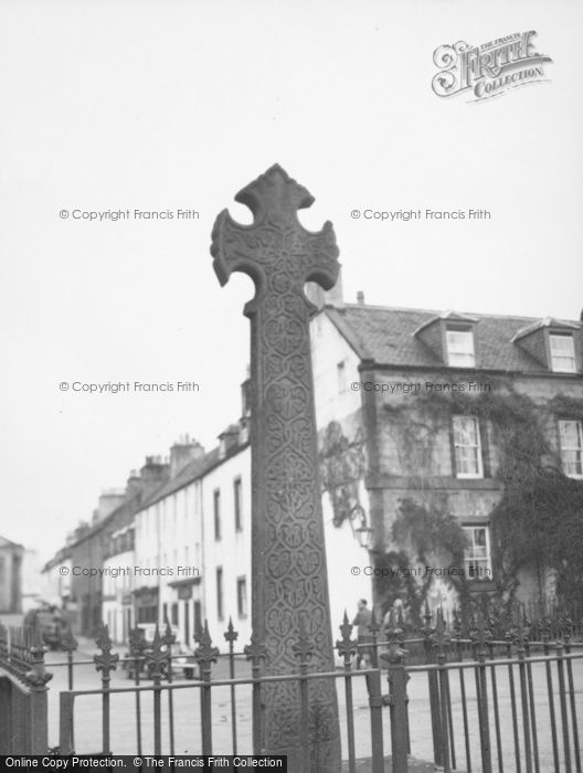Photo of Inveraray, Cross c.1950