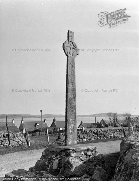 Photo of Iona, Maclean's Cross 1958