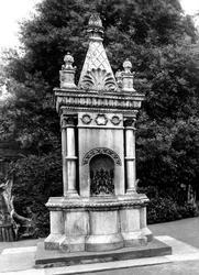 Drinking Fountain, Upper Arboretum 1921, Ipswich