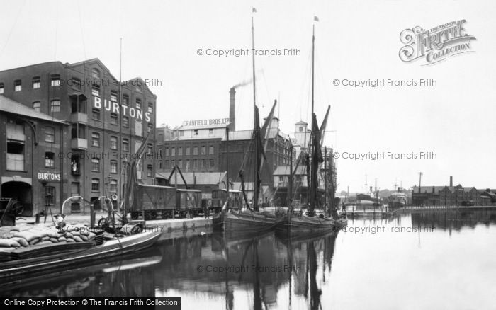 Photo of Ipswich, St Peter's Dock 1921