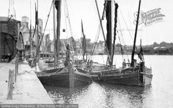 Photo of Ipswich, St Peter's Dock c.1955