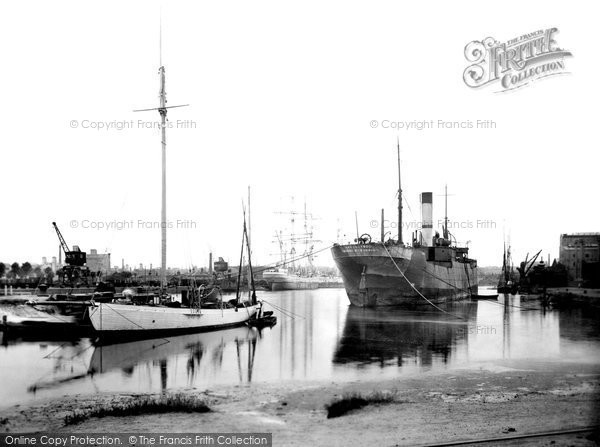 Photo of Ipswich, The Docks 1921