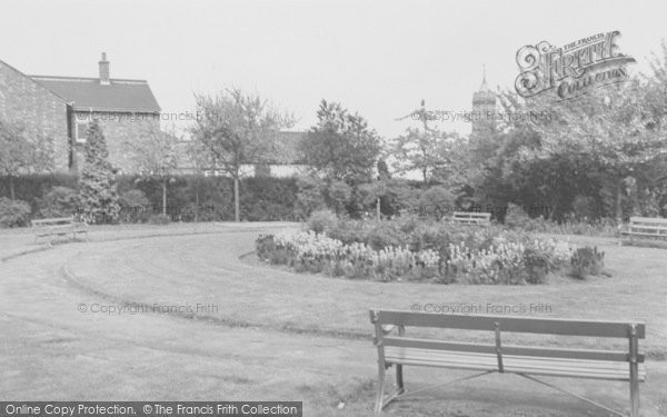 Photo of Irthlingborough, Rest Gardens c.1965