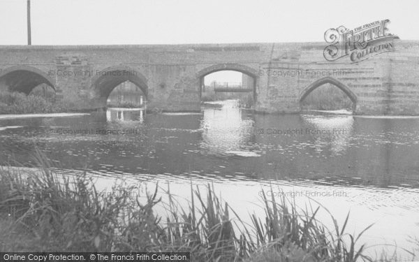 Photo of Irthlingborough, The Old Bridge c.1960