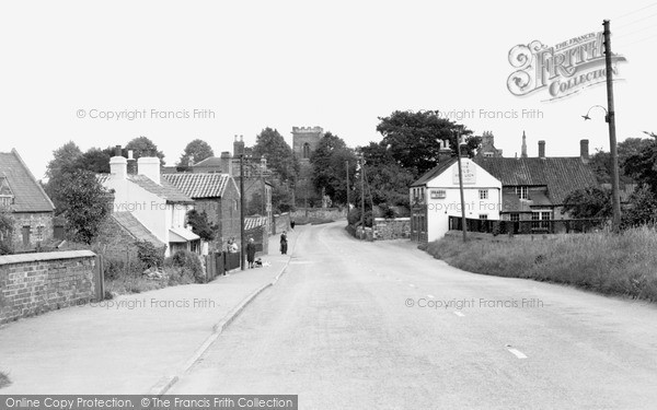 Photo of Isham, Kettering Road And The Old Red Lion c.1950