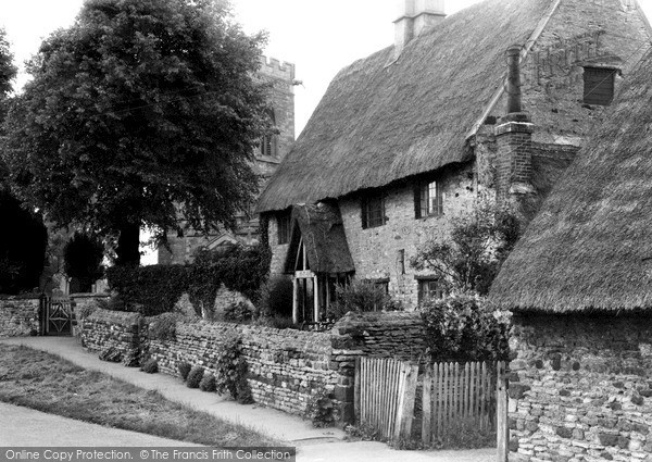Photo of Isham, The Village c.1955