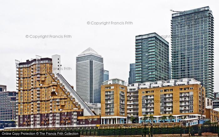 Photo of Isle Of Dogs, Riverside Apartments, Coldharbour 2010