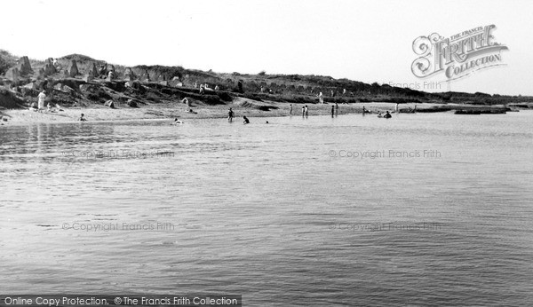 Photo of Isle Of Grain, The Beach c.1960