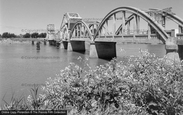 Photo of Isleton, Bridge 2002