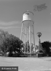 The Water Tower 2002, Isleton