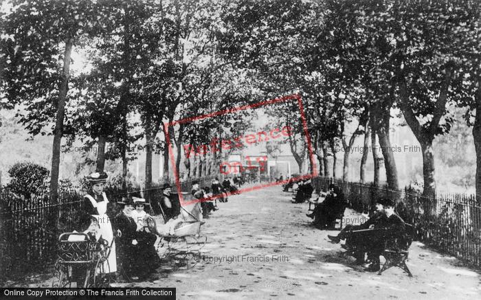 Photo of Islington, The Green c.1900