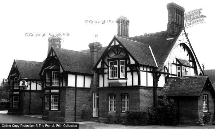 Photo of Iwerne Minster, Talbot Arms c.1960