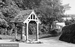 The Pump c.1955, Iwerne Minster