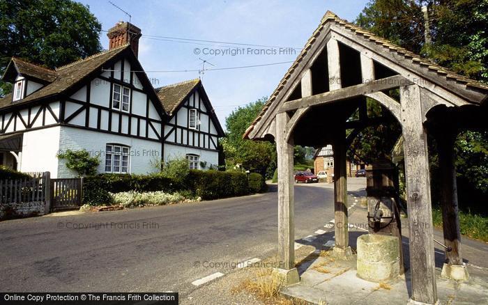 Photo of Iwerne Minster, Wolverton Estate Cottage And Village Pump c.1995