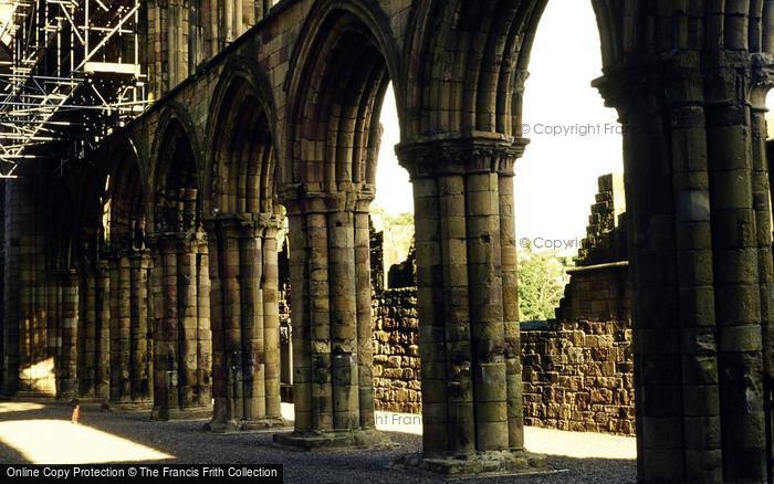 Photo of Jedburgh, The Abbey, Columns 1990