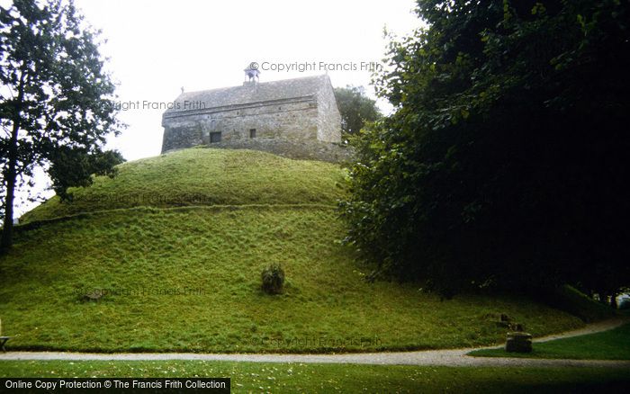 Photo of Jersey, Grouville, La Hougue Bie 1996